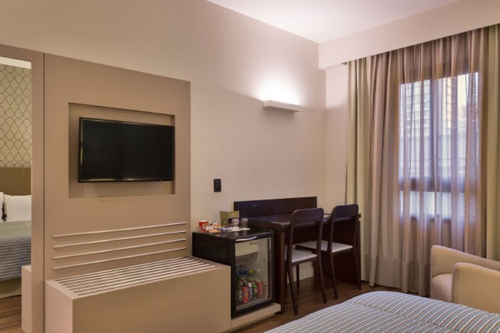 Room 19 of 123