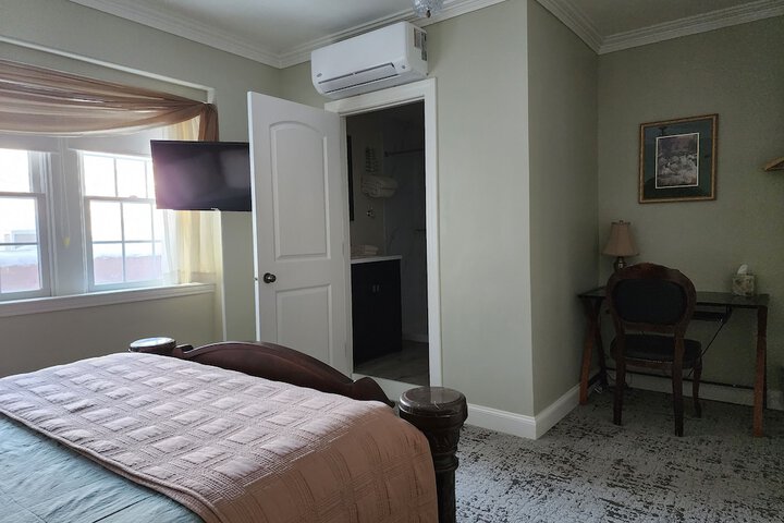 Lowell Inn