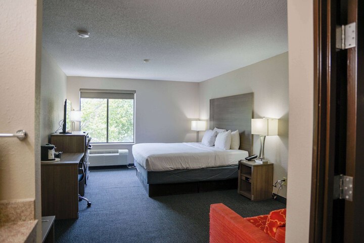 Room 41 of 46