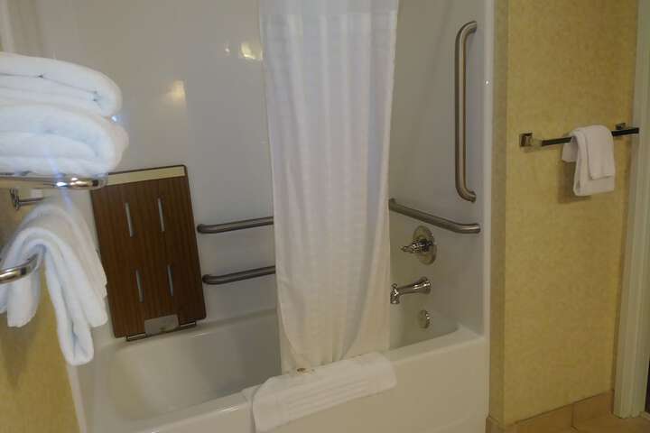 Room 40 of 61