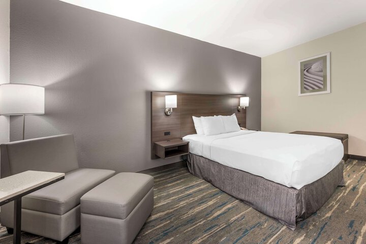Room 13 of 24