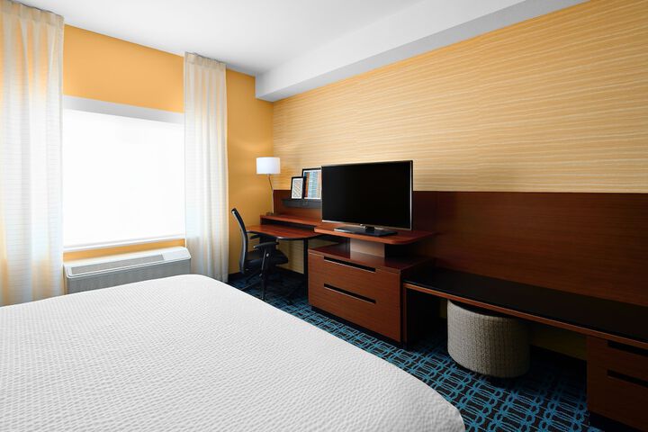 Fairfield Inn & Suite by Marriott Fresno Yosemite Intl Airport
