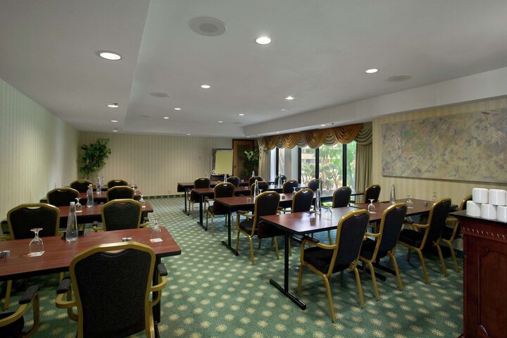 Hilton Palm Springs Resort