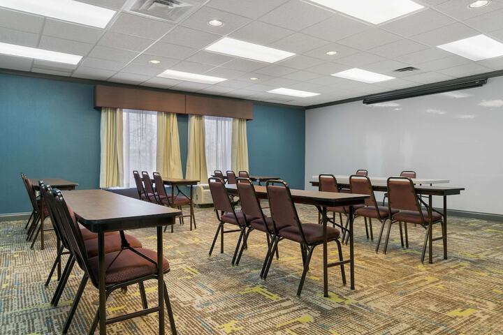 Comfort Inn & Suites Toledo North