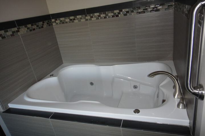 Hot Tub 61 of 63