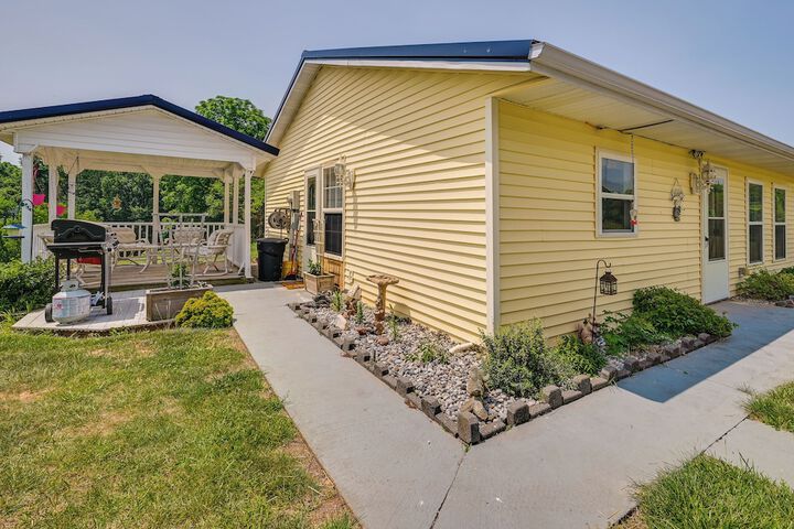 Charming Smiths Grove Home Near Cave Tours!