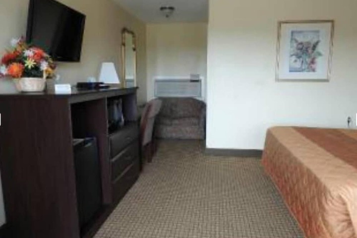 Room 4 of 22