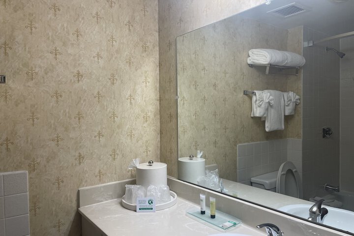 Room 73 of 105