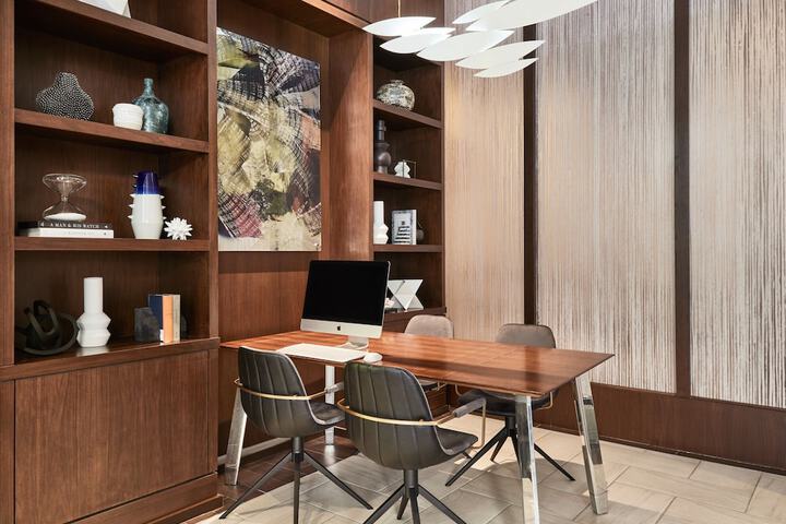 Business Center 70 of 72