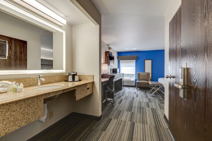 Room 10 of 59