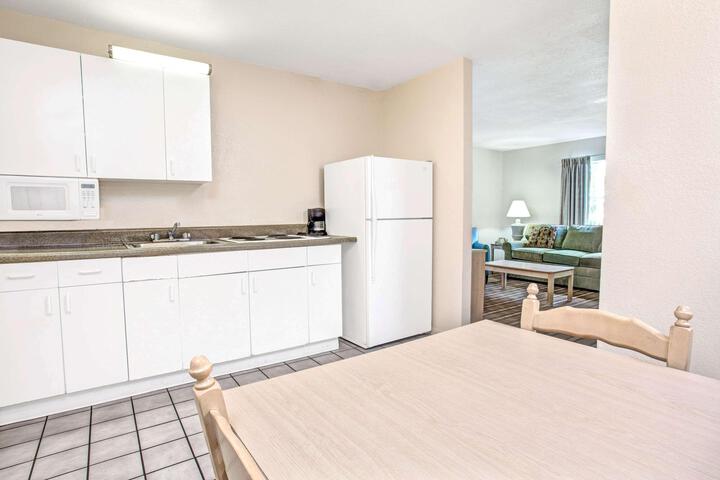 Super 8 by Wyndham Kissimmee