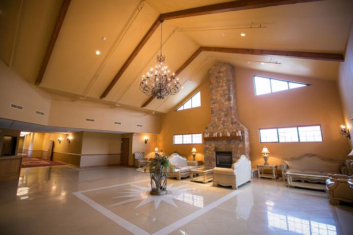 Tundra Lodge