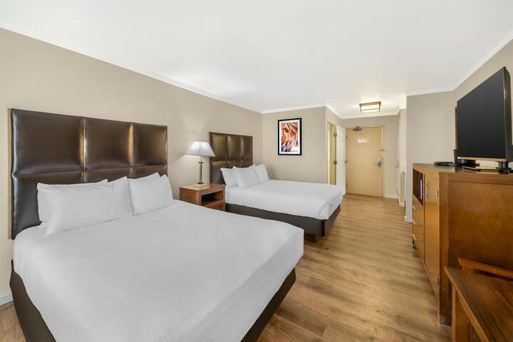Best Western Plus Northwoods Inn