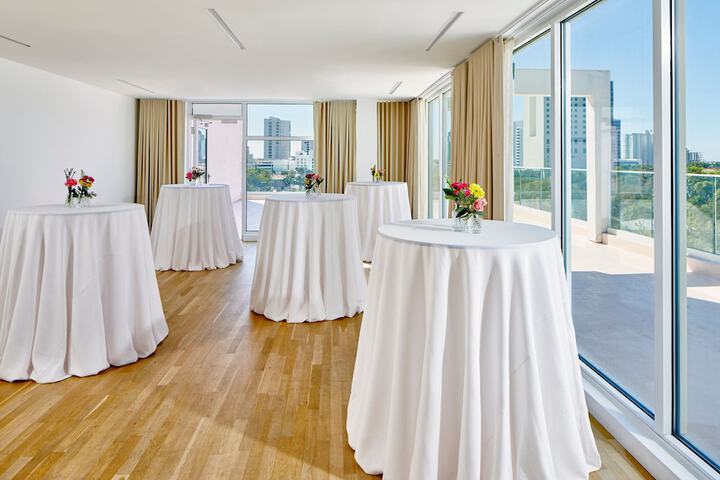 The Sarasota Modern a Tribute Portfolio Hotel