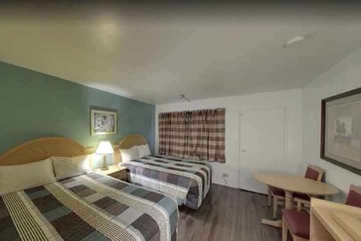 Room 11 of 43