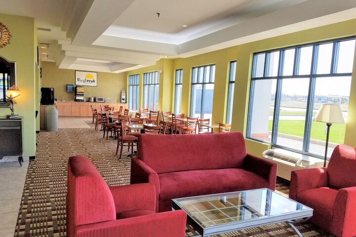 Days Inn by Wyndham Windsor Locks / Bradley Intl Airport