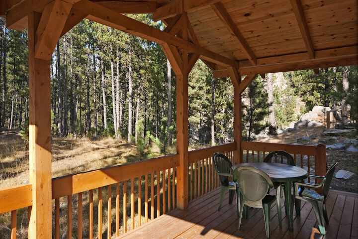 Rock Crest Lodge & Cabins