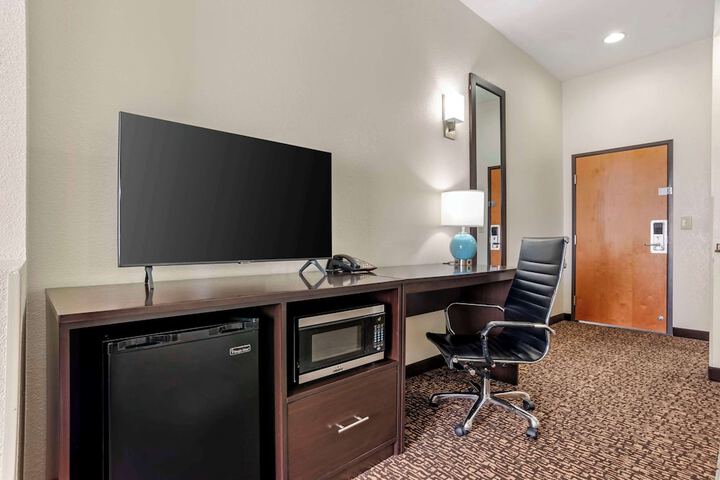 Room 27 of 36