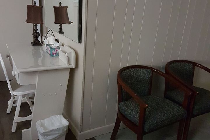 Room 15 of 33