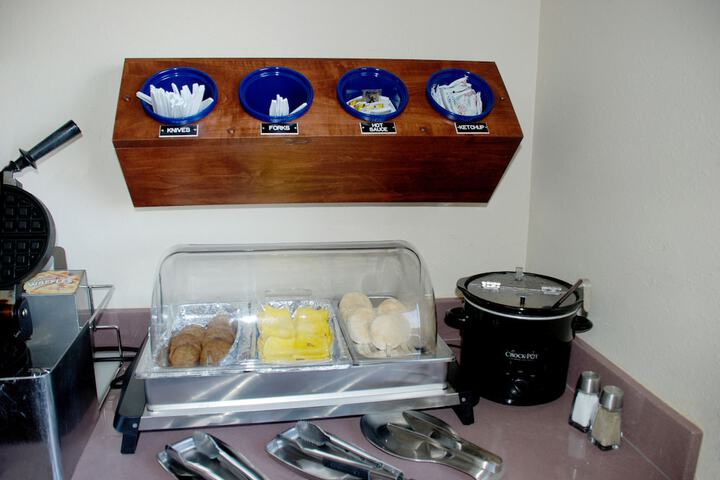 Breakfast/Coffee Service 33 of 45