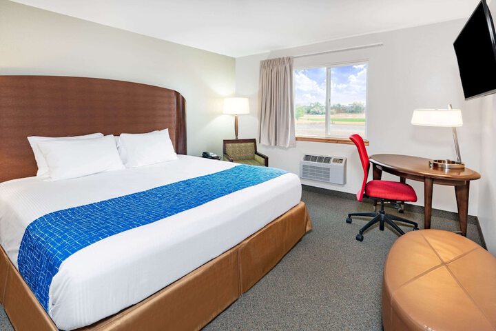Travelodge by Wyndham Lovell / Bighorns