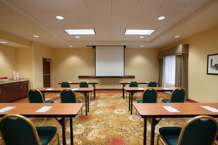 Hampton Inn & Suites Hartford / East Hartford