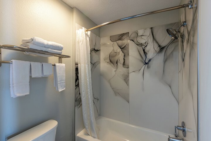 Room 10 of 24