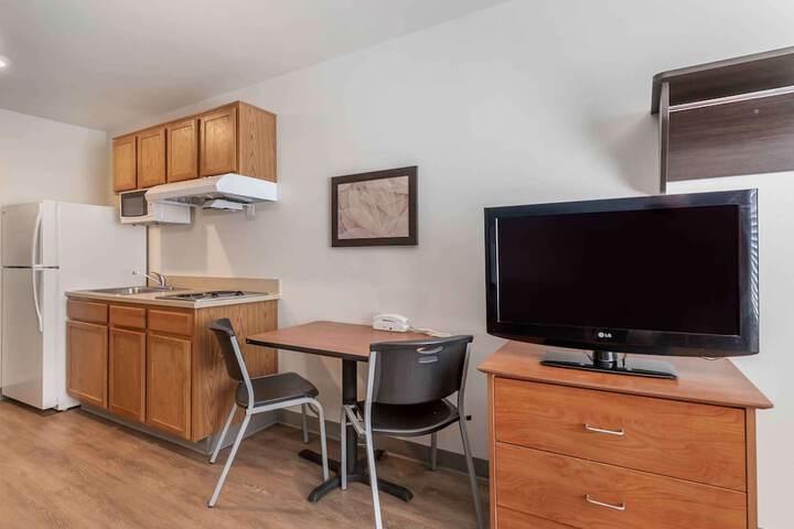 Room 11 of 30