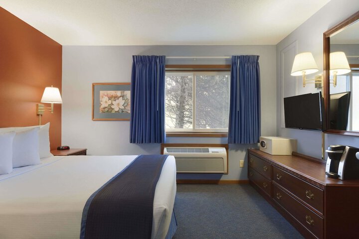 Room 13 of 14