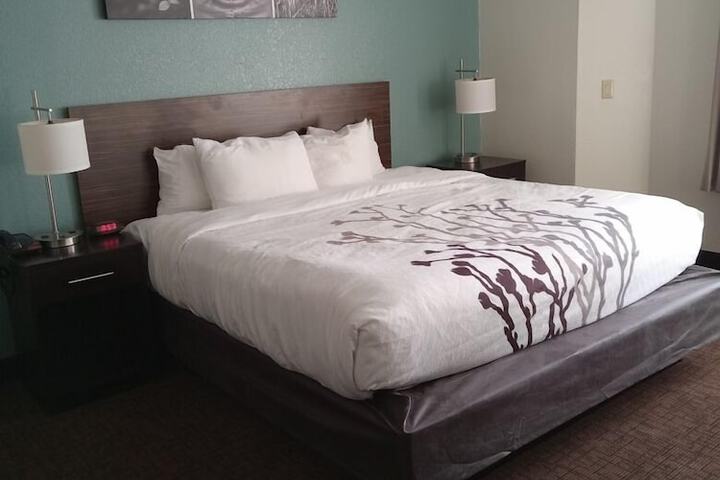 Room 35 of 41
