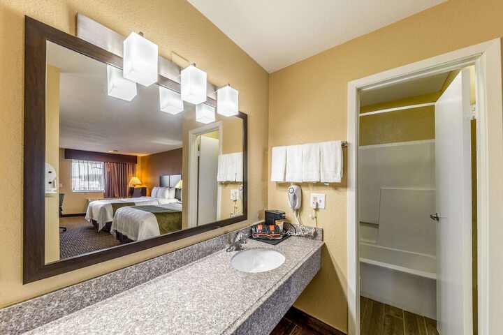 Room 41 of 67