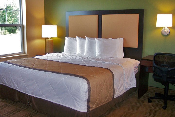 Room 16 of 36