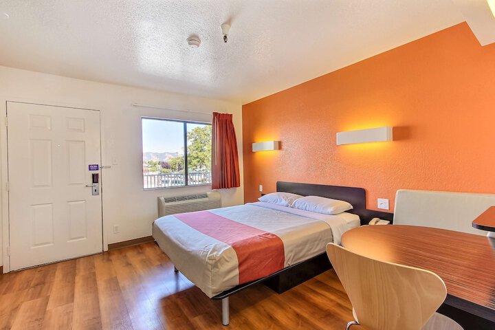 Room 22 of 26