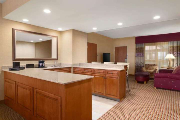 Embassy Suites Northwest Arkansas - Hotel Spa & Convention