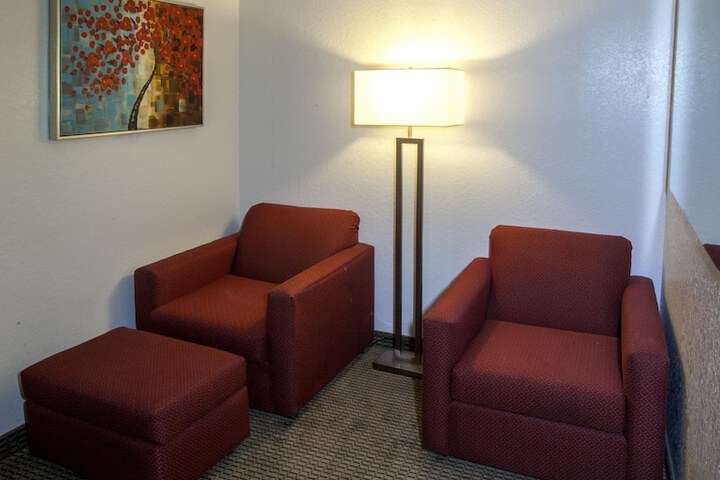 Room 27 of 74