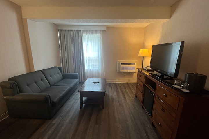 Room 47 of 151