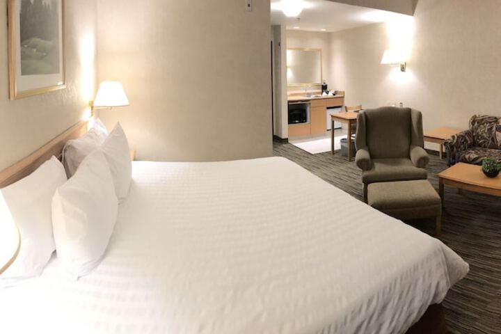 Room 13 of 40