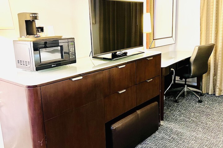 Room 46 of 68