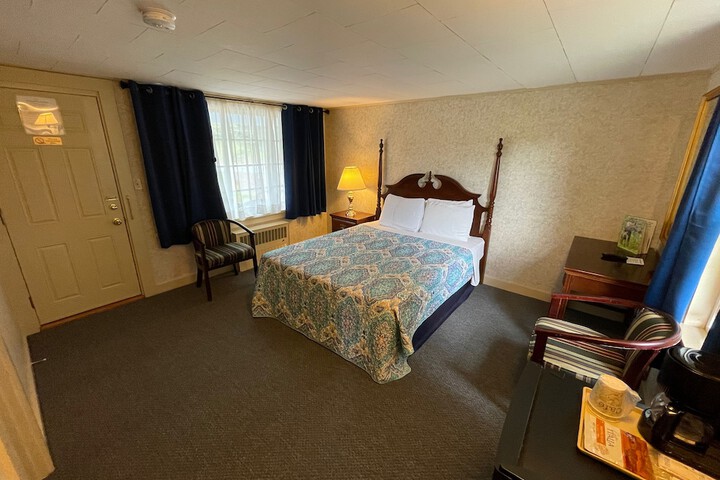Room 19 of 28