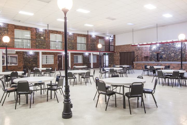 Ballroom/Hall 135 of 137