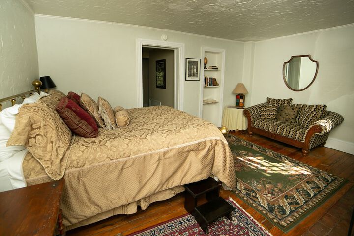 Room 21 of 51