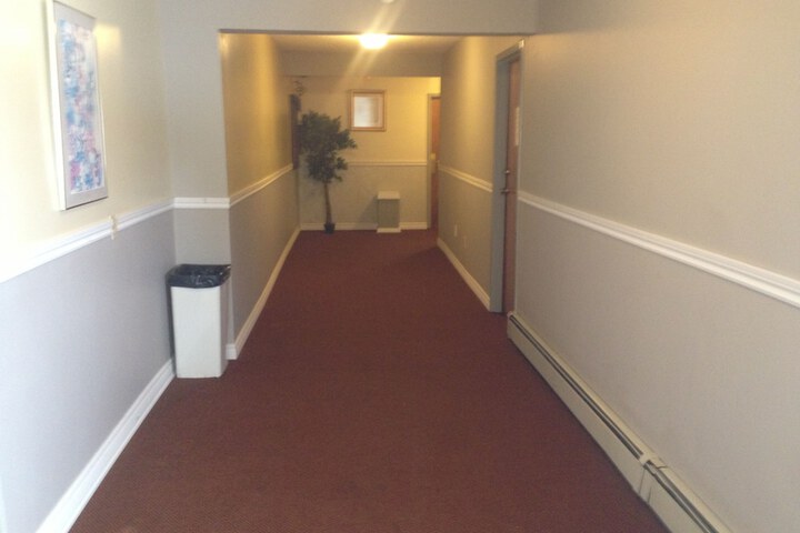 Ballroom/Hall 44 of 45