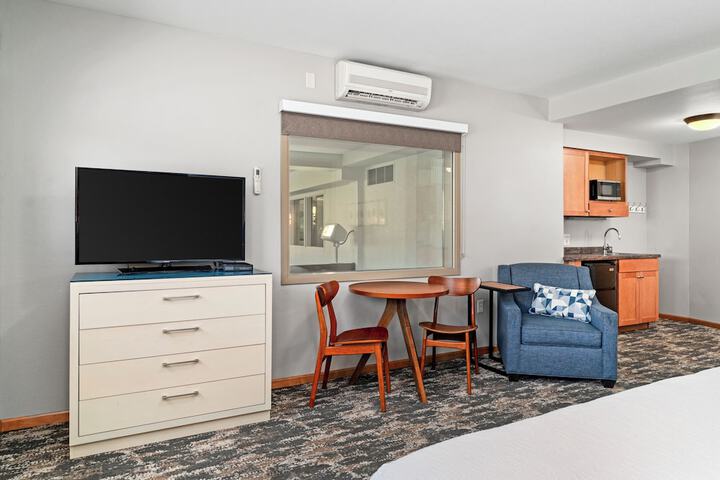 Room 25 of 63