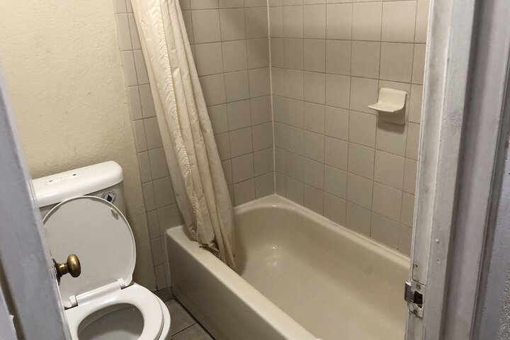 Room 13 of 27