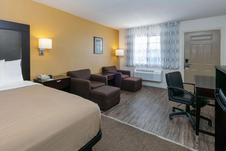 Room 15 of 32