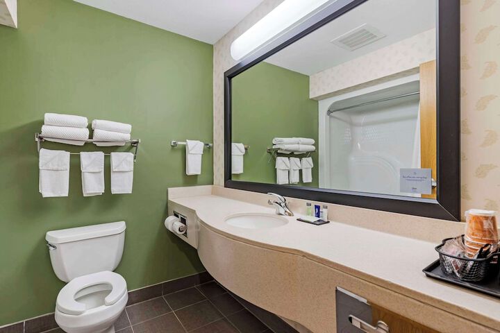 Sleep Inn & Suites Charles City