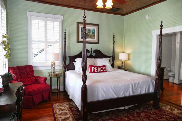 Room 15 of 61