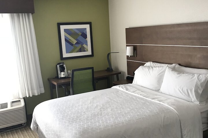 Room 11 of 47