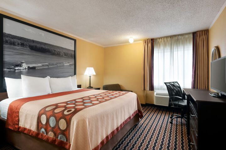 Room 14 of 27