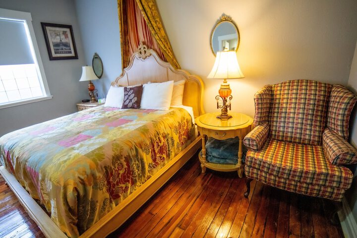 Oaak Tree Hotel